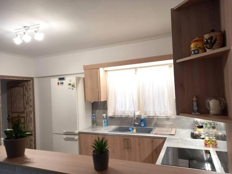 Άνετο Κεντρικό Διαμέρισμα Με 2 Υπνοδωμάτια Tripoli Eksteriør billede